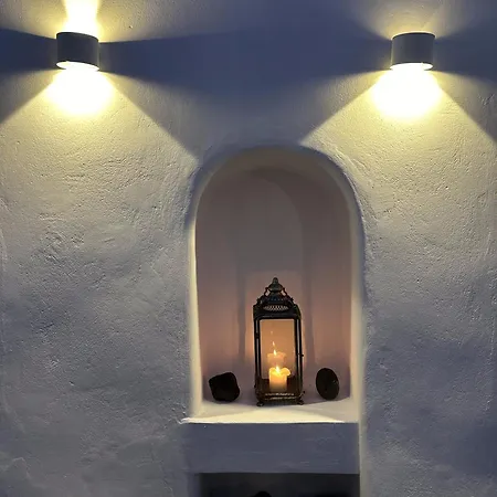 Apartment White Cave With Outdoor Hot Tub