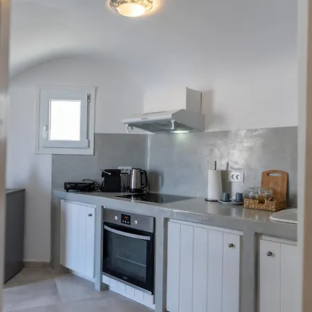 Apartment White Cave With Outdoor Hot Tub